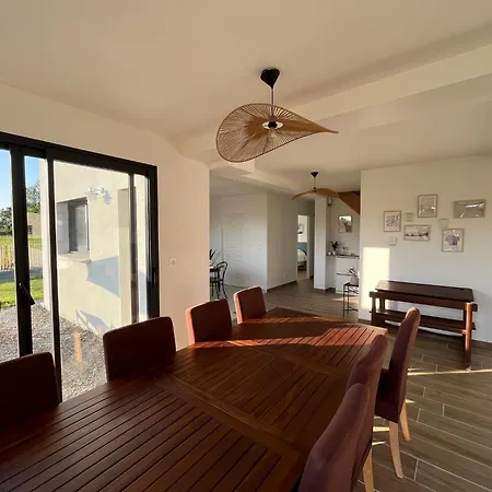 Entre Terre Et Hauteville-sur-Mer