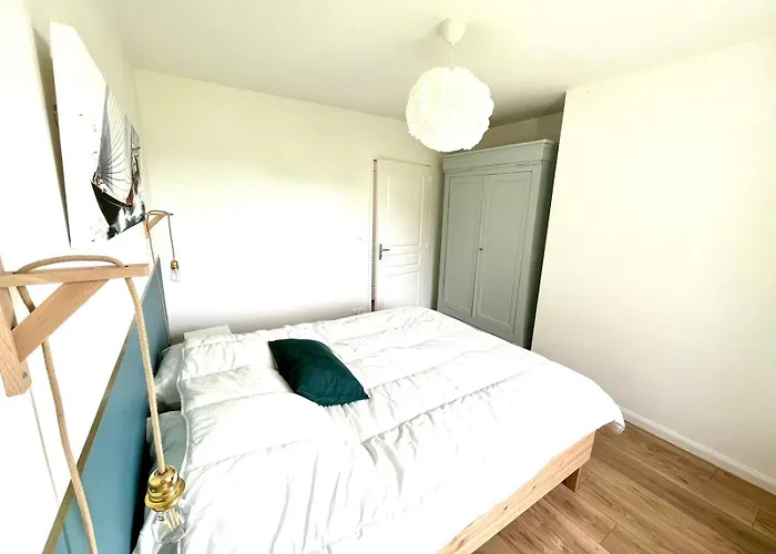 Entre Terre Et Feriehus *